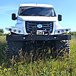 Wheeled snow and swamp-going vehicles