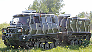Two-link tracked snow and swamp-going vehicles UNZHA